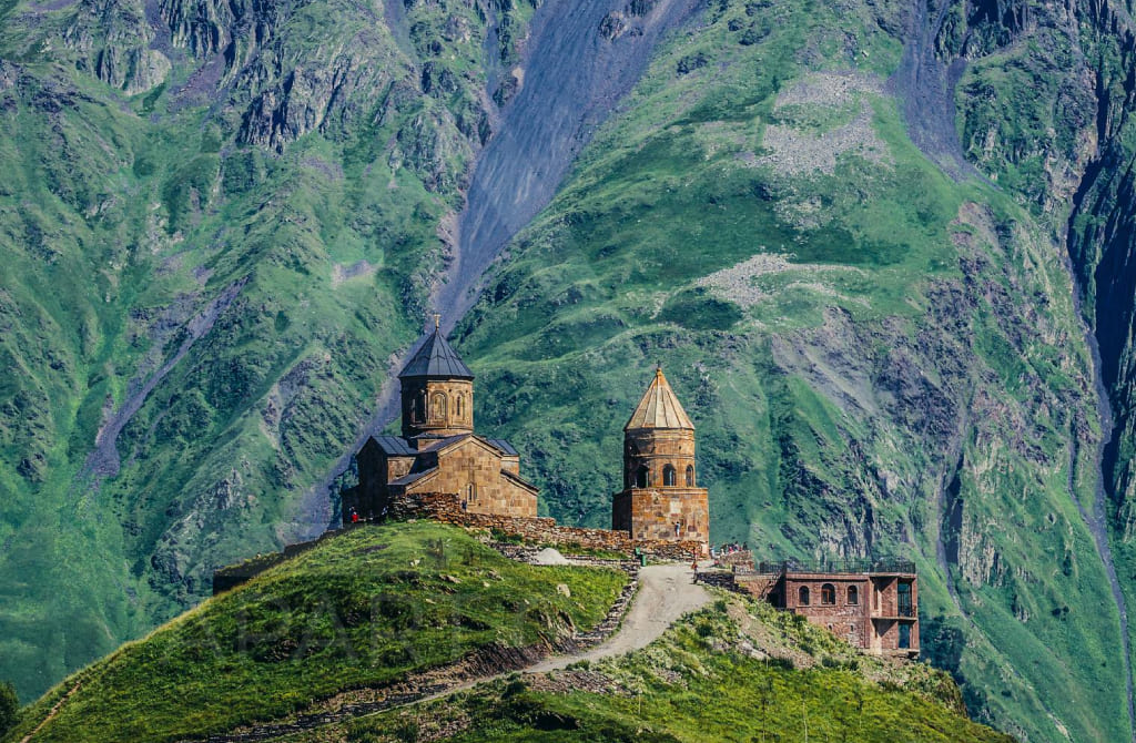 tours in georgia gergeti trinity church